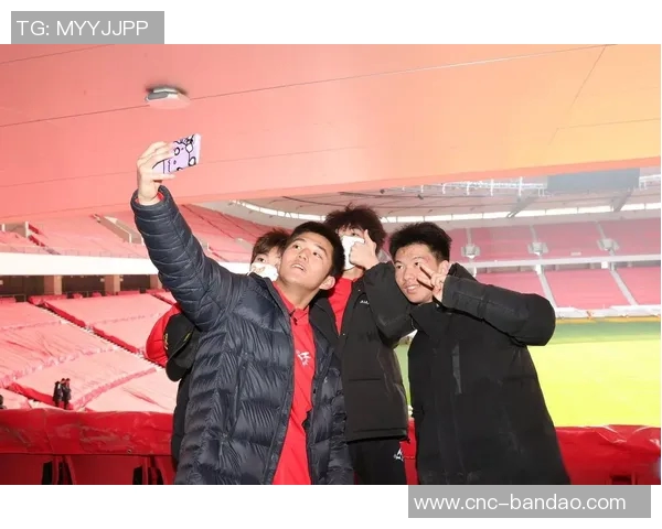 颜骏凌化身上海文旅推广大使力荐浦东足球场东郊宾馆与外滩魅力景点 颜骏凌化身上海文旅推广大使力荐浦东足球场东郊宾馆与外滩魅力景点